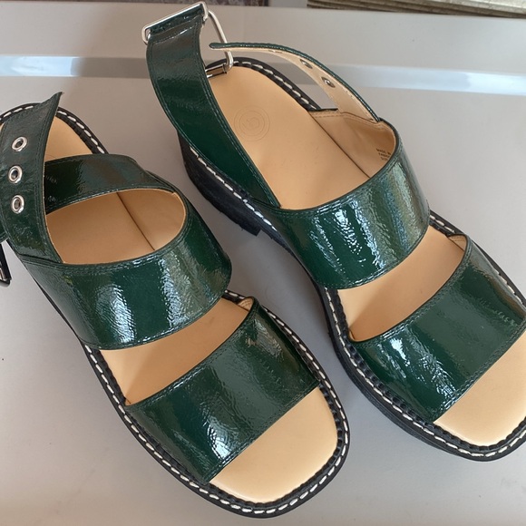 Brand New Urban Outfitters Forest Green Patten Leather Platform Sandals - Picture 2 of 4